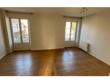 location maison  41.15 m² t-2 à guérard  710 €