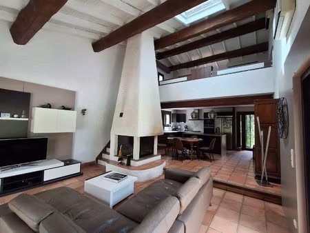 maison 6p sur terrain de 2100m² avec piscine et dépendance