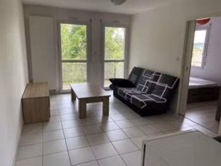 location appartement 3 pièces meublé à pouzauges (85700) : à louer 3 pièces meublé / 35m² 
