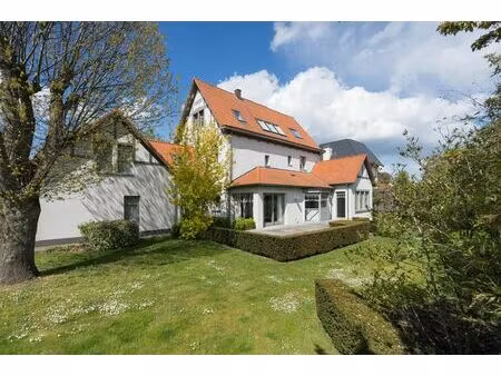 villa à louer avec garage et terrasse   genval (vbe27051)