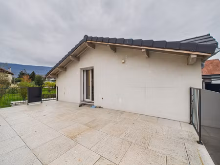 appartement t2 avec terrasse - viviers du lac - proximité la