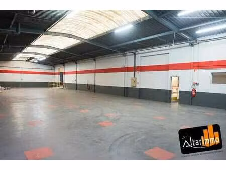 vente local d'activités 440 m²