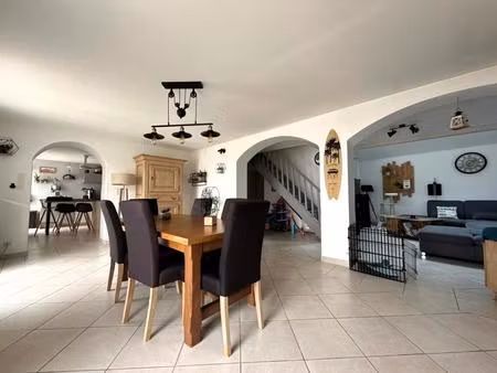 maison à vendre à athée avec 300 m² de dépendances  terrain de 1781m² clos