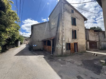 seix maison de village  dépendance  jardin au bord du ruis