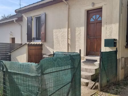 location appartement 2 pièces  25.30m²  combs