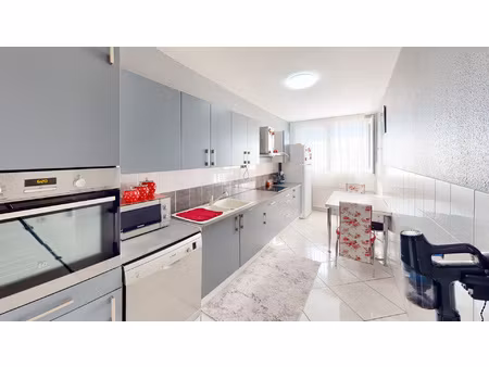 appartement t4 91m2 au 15ème et dernier étage  garage  vue p
