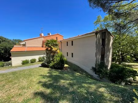 a louer t4 81m² av des croises 1080 euros cc