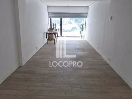 location commerce nice 06000 45m²