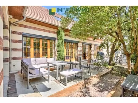 a louer bail vide jolie maison façon longère avec piscine interieure