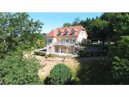 maison familiale à vendre à monfaucon vue exceptionnelle sur les pyrénées
