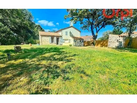 maison poiroux m² t-4 à vendre  249 900 €