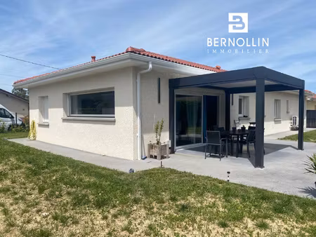 villa de 2025 - 113 m2 et 4 chambres sur terrain 570 m2 - mo