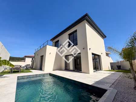 inaya villa récente avec piscine à narbonne