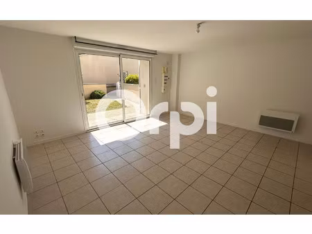 location appartement  m² t-4 à muron  700 €