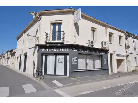 rare à bergerac : local commercial + appartement 4 chambres avec garage et extérieur !