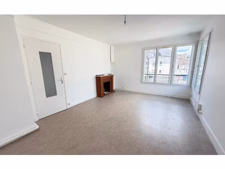 location appartement  m² t-3 à château-thierry  640 €