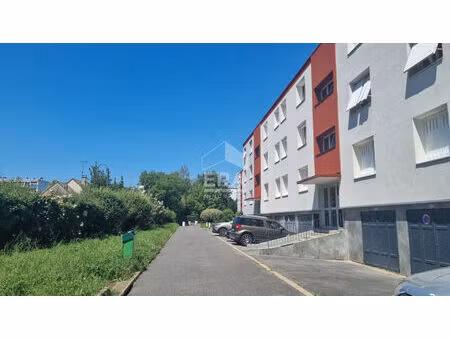 appartement 3 pièces à vendre à neuilly-sur-marne - dernier étage  bon état