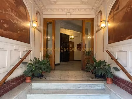 réf. 10101 - vente avec reserve du droit d'usage et d'habitation - nice - quartier des mus