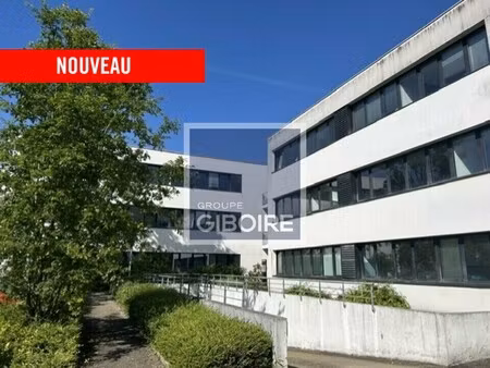 location bureaux 275 m² à 776 m²