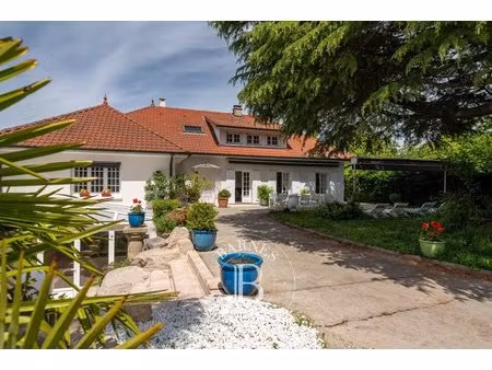 saint-pierre-de-chandieu – maison familiale 320 m² de caractère – piscine intérieure terra