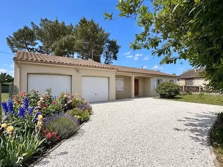 vente maison 4 pièces 101 m2 à savigny-lévescault