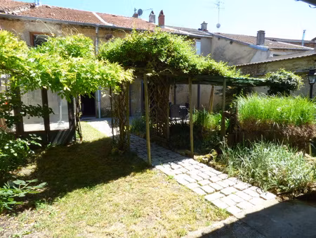 secteur lucey : jolie maison de village renovée