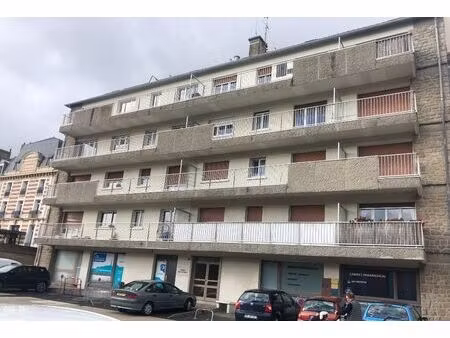 idealement place a saint malo - local a usage de bureaux professionnels - bail commercial 
