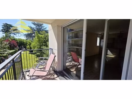 a louer appartement lumineux 3 pièces avec balcon à villecresnes