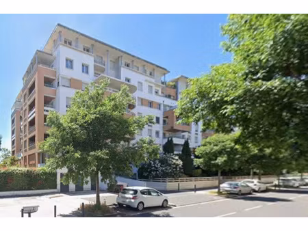 7 deniers / rue bardou parking securise