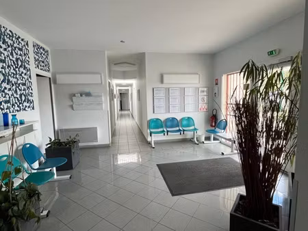 local professionnel à vendre poulx 20 pièce(s) 326m2 550 000€