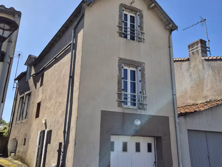 maison en centre-ville de pouzauges