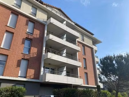 t3 recent avec balcon et place de parking castanet