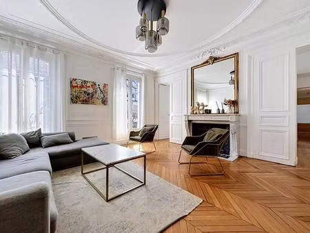 t3 non meublé de 74.40m² - rue paul baudry - paris (8)