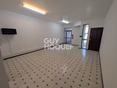 local commercial cayenne 60 m2