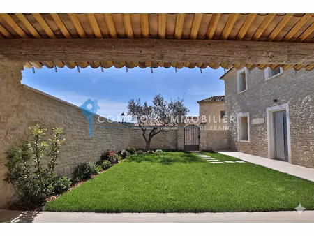 dept 84 - gordes - maison en pierre entièrement rénovée avec