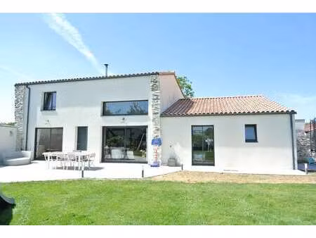 vente maison à tillières (49230) : à vendre / 145m² tillières