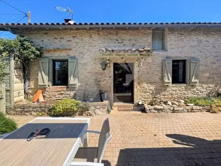 charmante maison en pierre avec dépendances et terrain arboré – campagne de montricoux