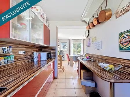 coin verdoyant  maison + terrain constructible.