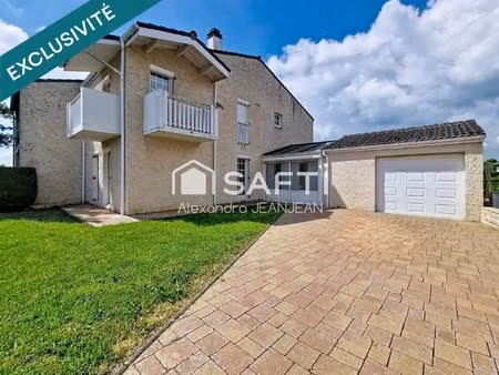 maison avec trois chambres  véranda et garage