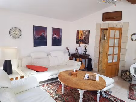 demeure charentaise de 258m2 et 120m2 de dépendances