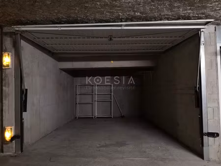 garage box fermé - hopitaux-facultés