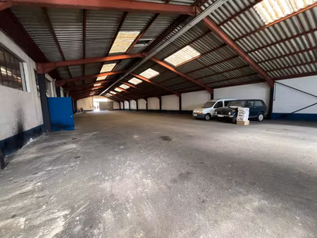 vendre local commercial de 530 m2 avec possibilité d'exten