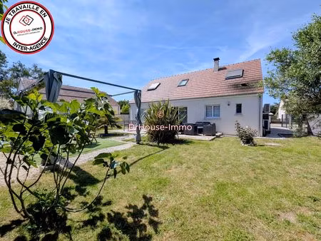charmante maison familiale de 5 pièces avec jardin paysager à vendre à meung-sur-loire