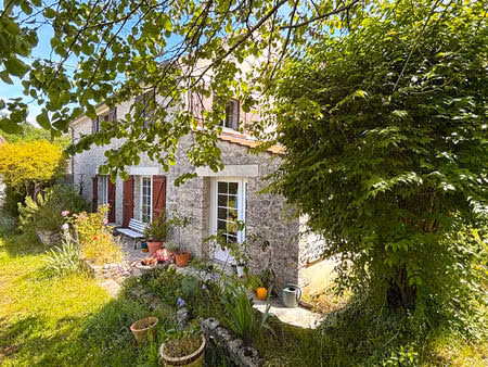 maison centre ville - 1 457 m2 de terrain clos