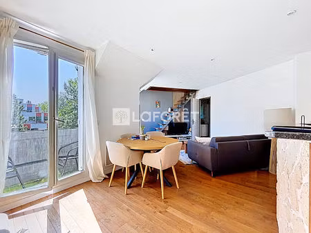 t2 meublé duplex 47m² dernier étage balcon parking - limeil-brevannes