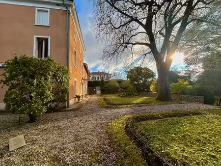 maison de luxe en vente à chanos-curson  france