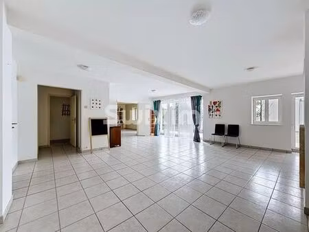 prestigieux immeuble de rapport en vente à challex  france