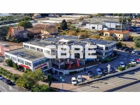 location bureau antibes 136 m²
