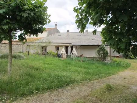 vente maison 3 pièces 73 m² à loubigné (79110)  49 750 €