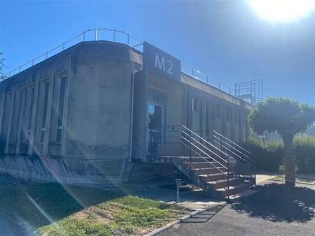 location bureau colombier saugnieu 241 m²